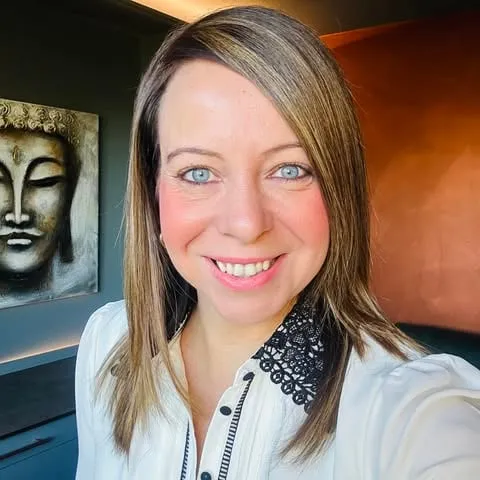 Andrea Lennard smiling